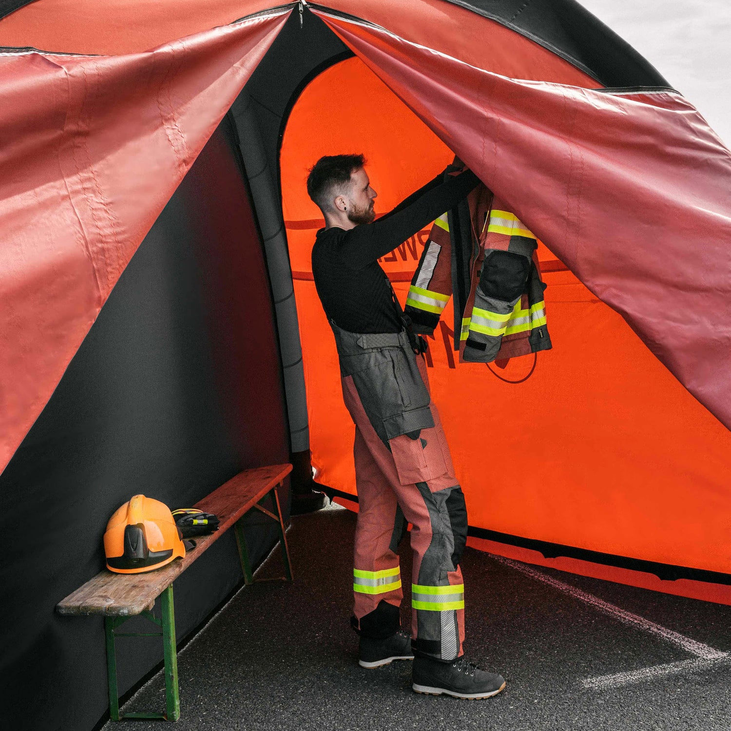zelt am hang GYBE Schnelleinsatzzelt PSA Trennwand: Hygiene & Ordnung im Einsatz – Profi-Einsatzzelte
