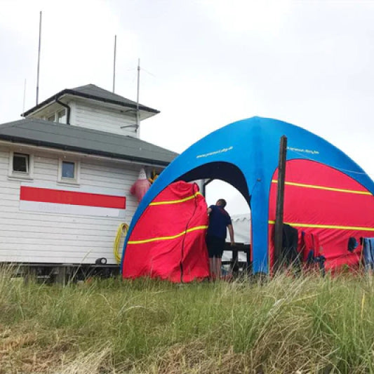 Aufblasbares GYBE Schnelleinsatzzelt als Wasserrettungsstation für die DLRG